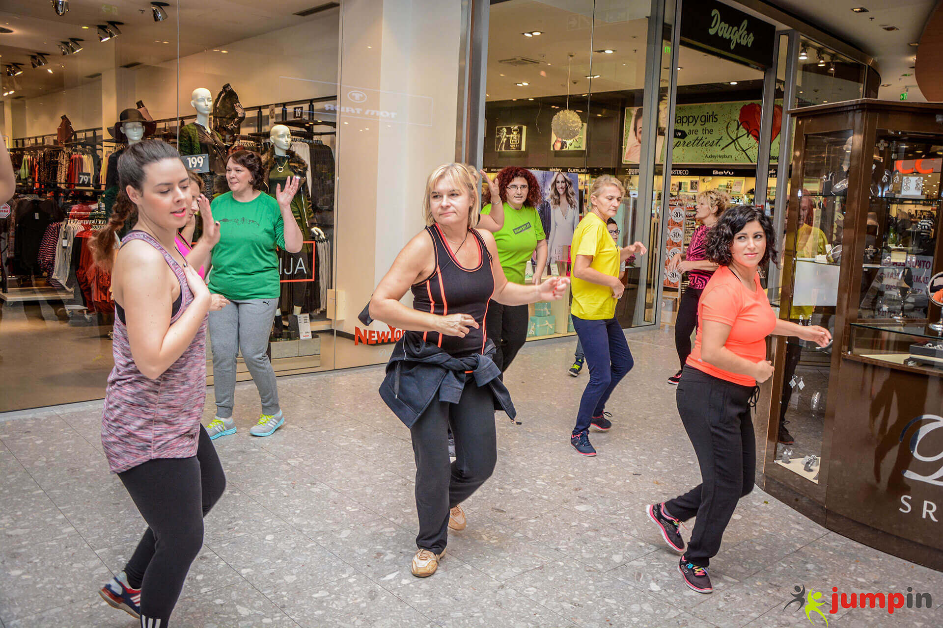 zumba-u-garden-mall-3